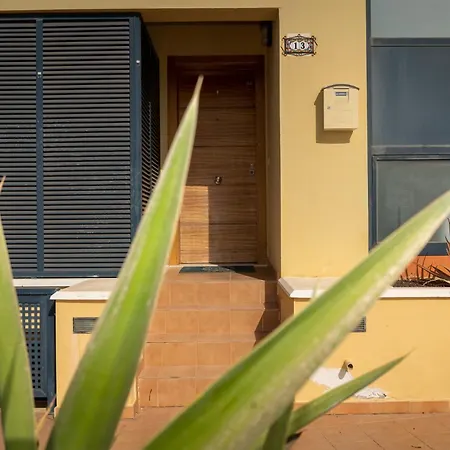 Lucky Thirteen - With Ocean View Apartman