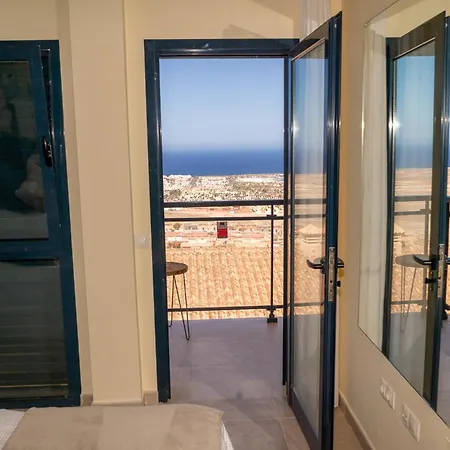 Lucky Thirteen - With Ocean View Apartment