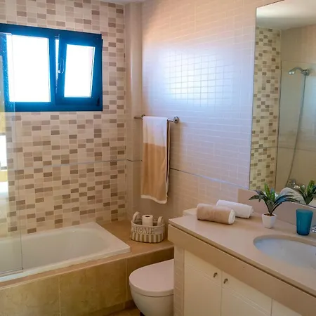 Lucky Thirteen - With Ocean View Apartment *